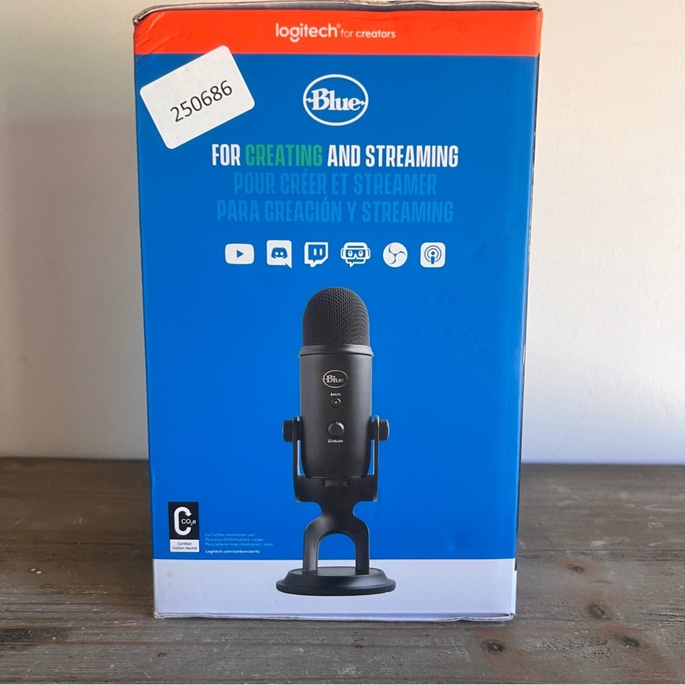 logitech YETI Multi Pattern USB Microphone Blue VO!CE - Picture 2 of 8